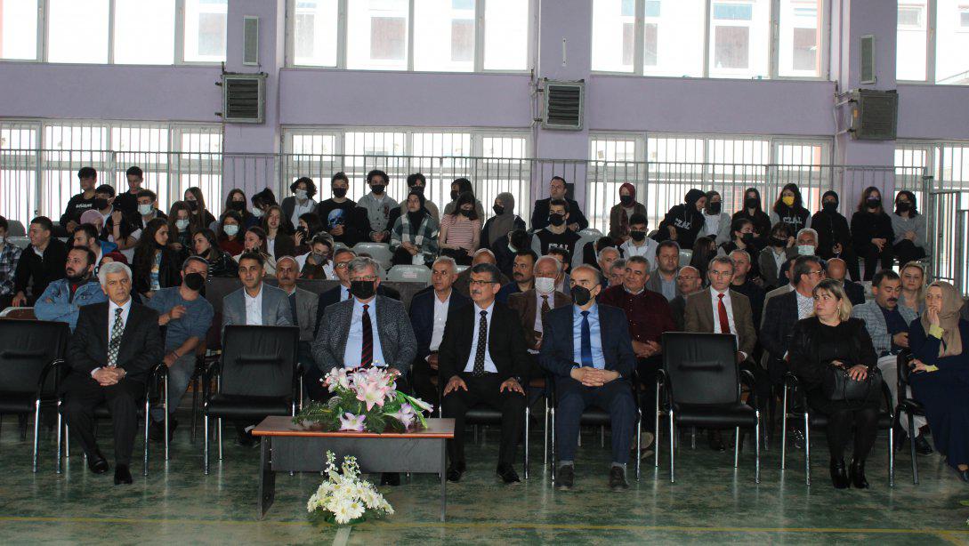 Cahit Zarifoğlu Anadolu Lisesi Öğrencilerinin Hazırladığı 19 Projeden Oluşan TÜBİTAK 4006 Bilim Fuarının Açılışı Gerçekleşti.