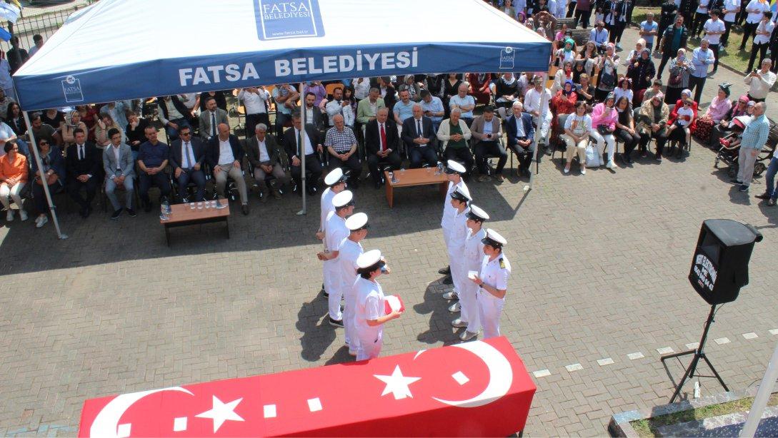 Atatürk Mesleği ve Teknik Anadolu Lisesi Bahçesinde Mezuniyet Töreni Gerçekleştirildi