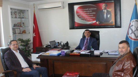 Fatsa Ticaret ve Sanayi Odası Başkanı Tayfun KARATAŞ ve Yönetim Kurulu Üyeleri İlçe Milli Eğitim Müdürü Saygın ATİNKAYAyı ziyaret ettiler.