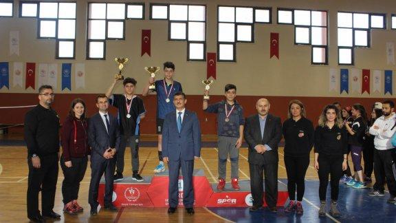İlçe Milli Eğitim Müdürümüz Saygın ATİNKAYA, Badminton Gençler İl Birinciliği Madalya Törenine Katıldı.  