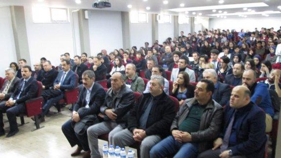 Fatsa Necip Fazıl Kısakürek Anadolu Lisesinde 12 Mart İstiklal Marşımızın Kabulü ve Mehmet Akif Ersoyu Anma etkinlikleri çerçevesinde panel düzenlendi.                                   