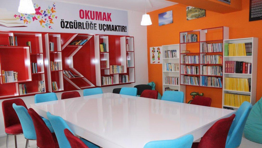 Geyikçeli İlkokulu-Ortaokulunda sivil toplum kuruluşları ve Fatsa İlçe Milli Eğitim işbirliğiyle Z Kütüphanesi açılışı gerçekleşti,