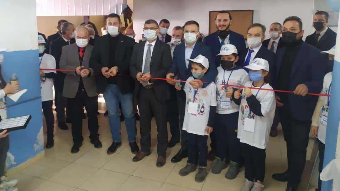 Hasan Yahşi Ortaokulu 4006 TÜBİTAK Bilim Fuarı Açıldı 