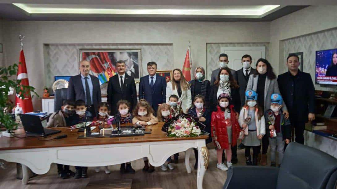 İlçe Milli Eğitim Müdürümüz Saygın ATİNKAYA Türk Polis Teşkilatı'nın 177. Kuruluş Yıl Dönümü ve Polis Haftası Dolayısıyla, ilçe Emniyet Müdürlüğünü Ziyaret Etti