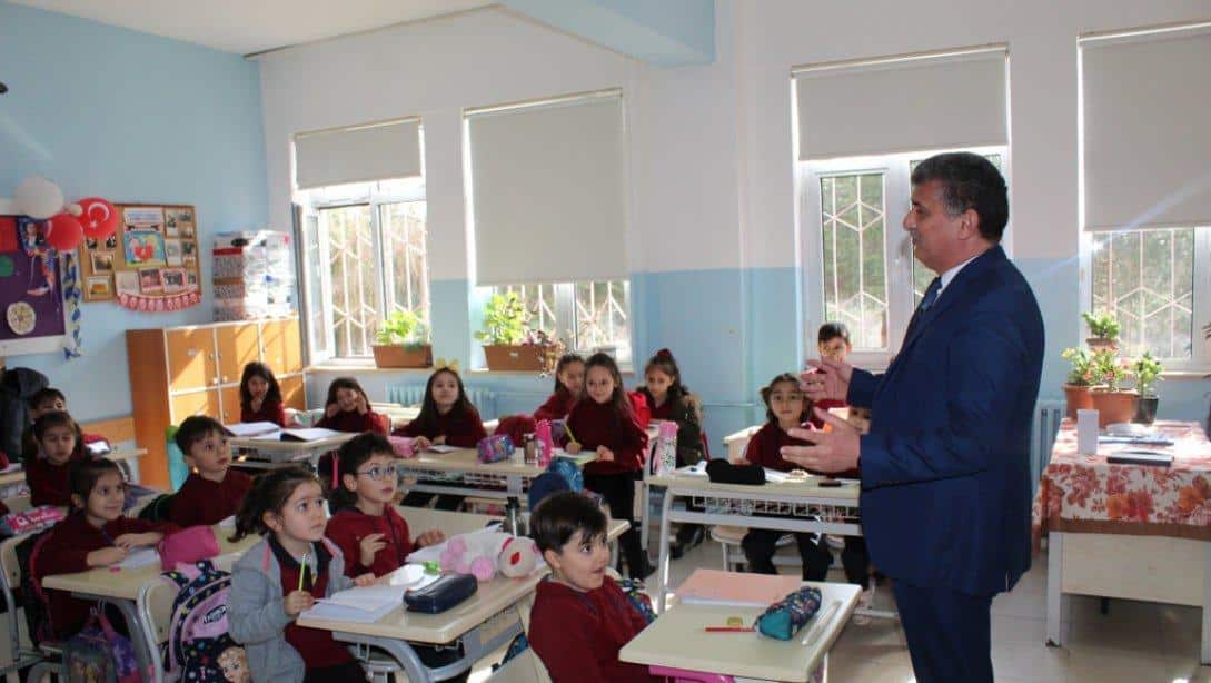 İlçe Milli Eğitim Müdürümüz Saygın Atinkaya, Cahit Zarifoğlu Anadolu Lisesi'ni ve TOKİ İlkokulu-Ortaokulu'nu  Ziyaret Etti.