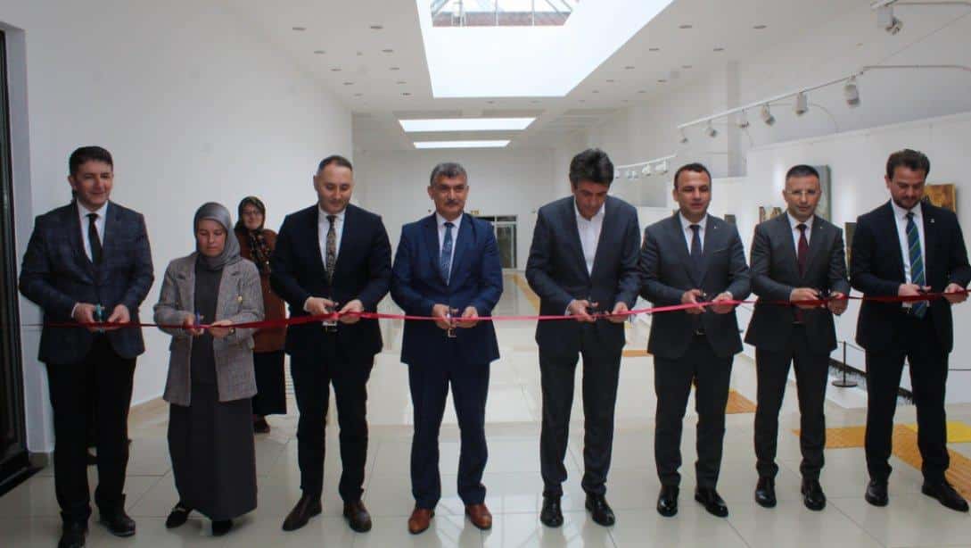 Fatsa Halk Eğitimi Merkezi Müdürlüğü Bünyesinde Açılan Resim Serginin Açılışı Yapıldı.