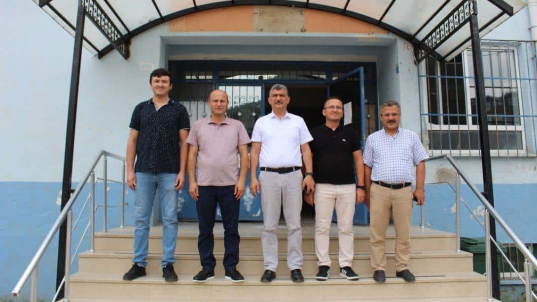 İlçe Milli Eğitim Müdürümüz Saygın Atinkaya, Yalıköy Ortaokulu'nu ziyaret etti.