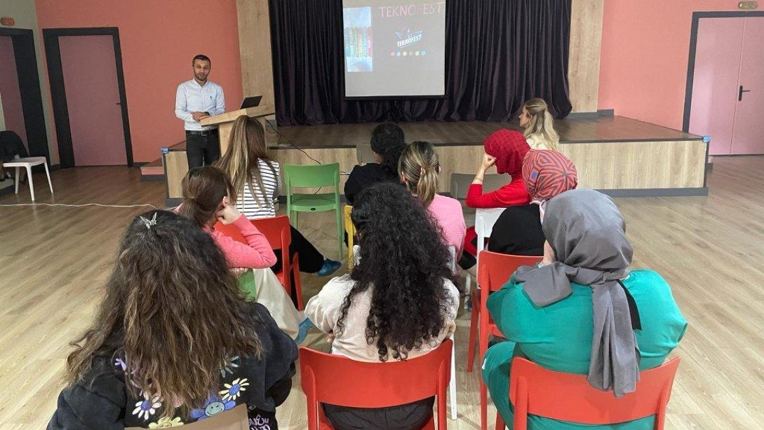Fatsa'da TEKNOFEST Heyecanı Başladı: Öğretmenler Bilgilendirme Toplantısında Buluştu!