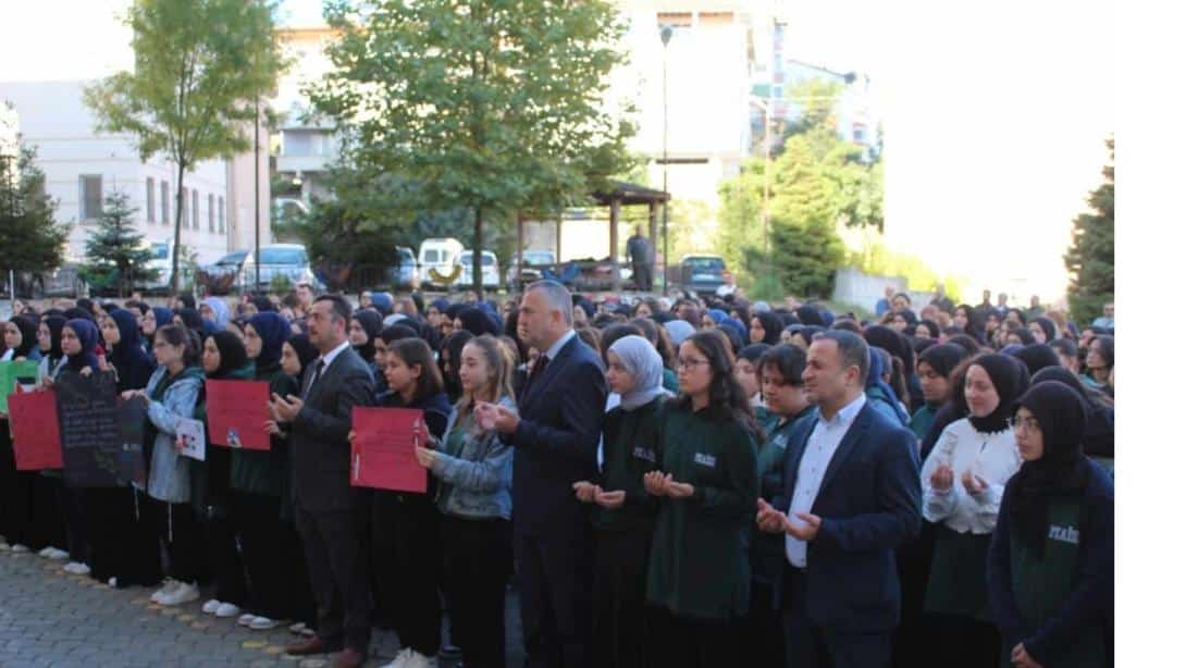 Fatsa'da Öğrenciler Filistin İçin Vicdan ve Adalet Mesajı Verdi