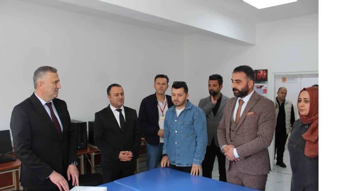 İl Millî Eğitim Müdürümüz Suat Evin Gazi Mesleki ve Teknik Anadolu Lisesini Ziyaret Etti       