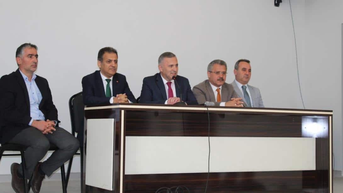 İlçe Millî Eğitim Müdürümüz Suat Evin, Mesleki Eğitim Merkezi Müdürlüğünü Ziyaret Etti 